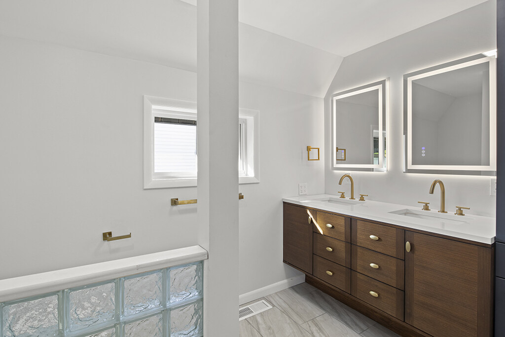 Top Master Bathroom Remodeling Trends for 2024 in Rochester, NY
