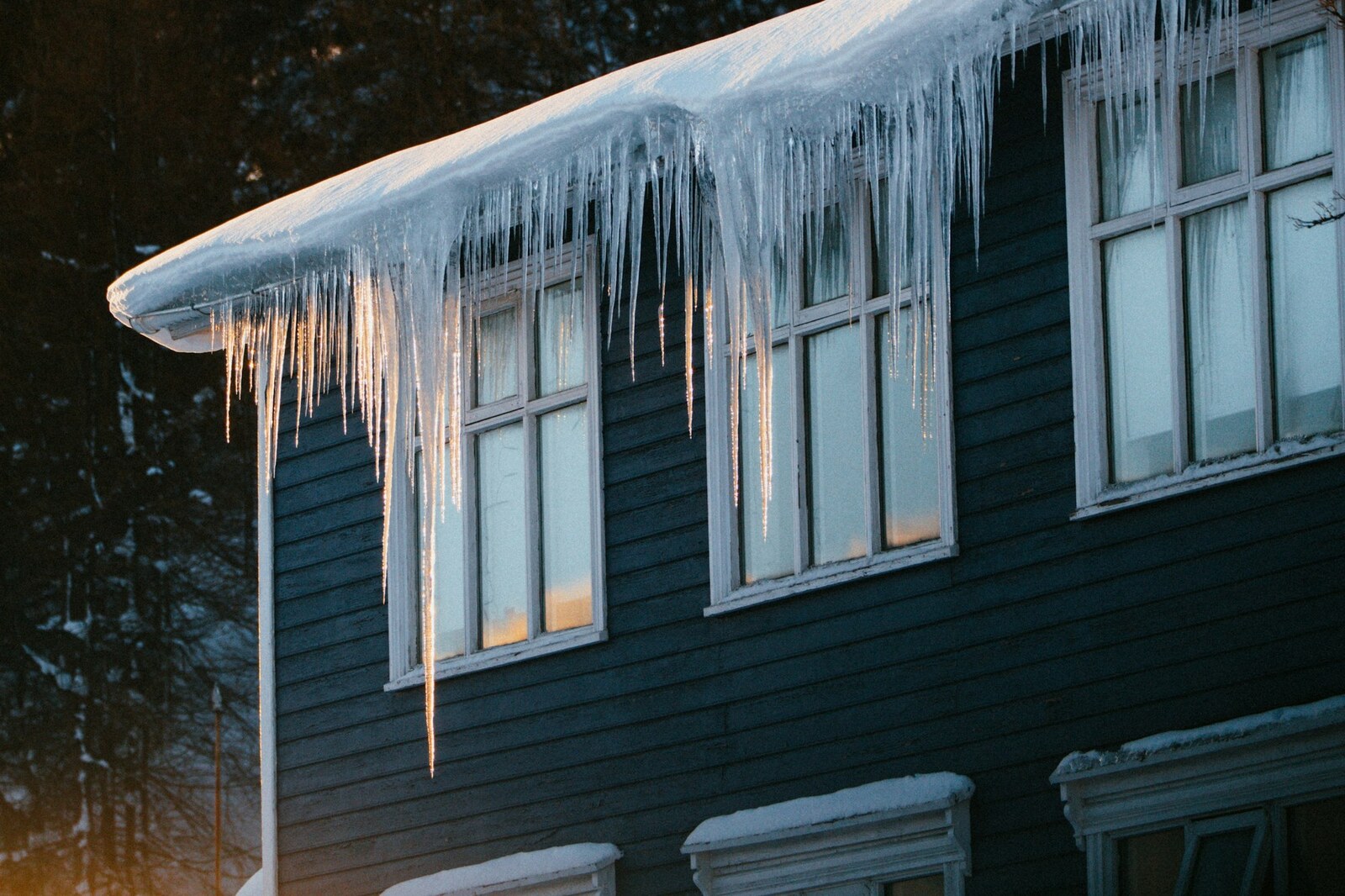 Ice Dams: Why They Form on Rochester Roofs and How to Stop Them