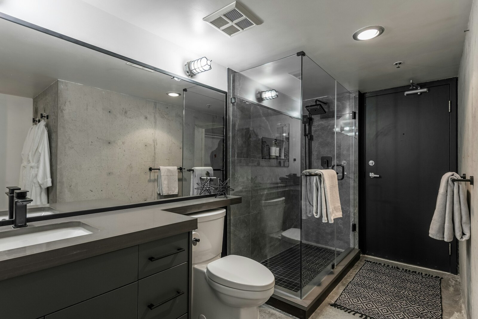 Wet Rooms: The Shower-and-Tub Layout Gaining Ground in Rochester